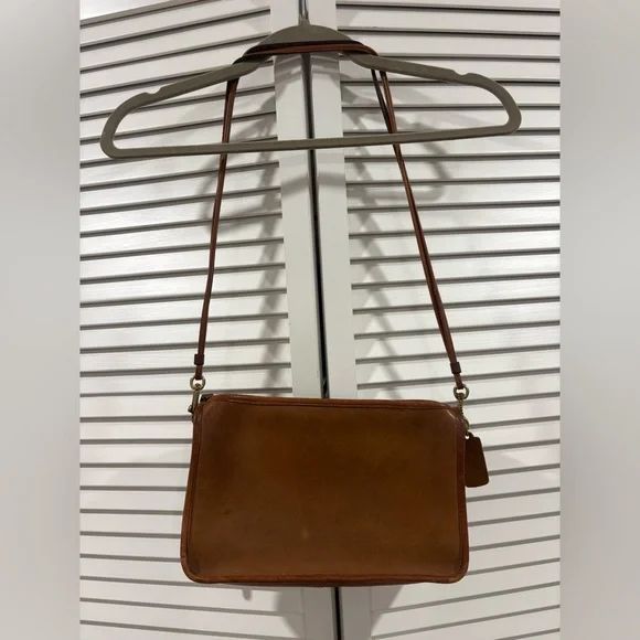 Rare Vintage (70s/80s) Coach Camel Brown Leather Crossbody Zip Bag Made in NYC - Picture 8 of 11